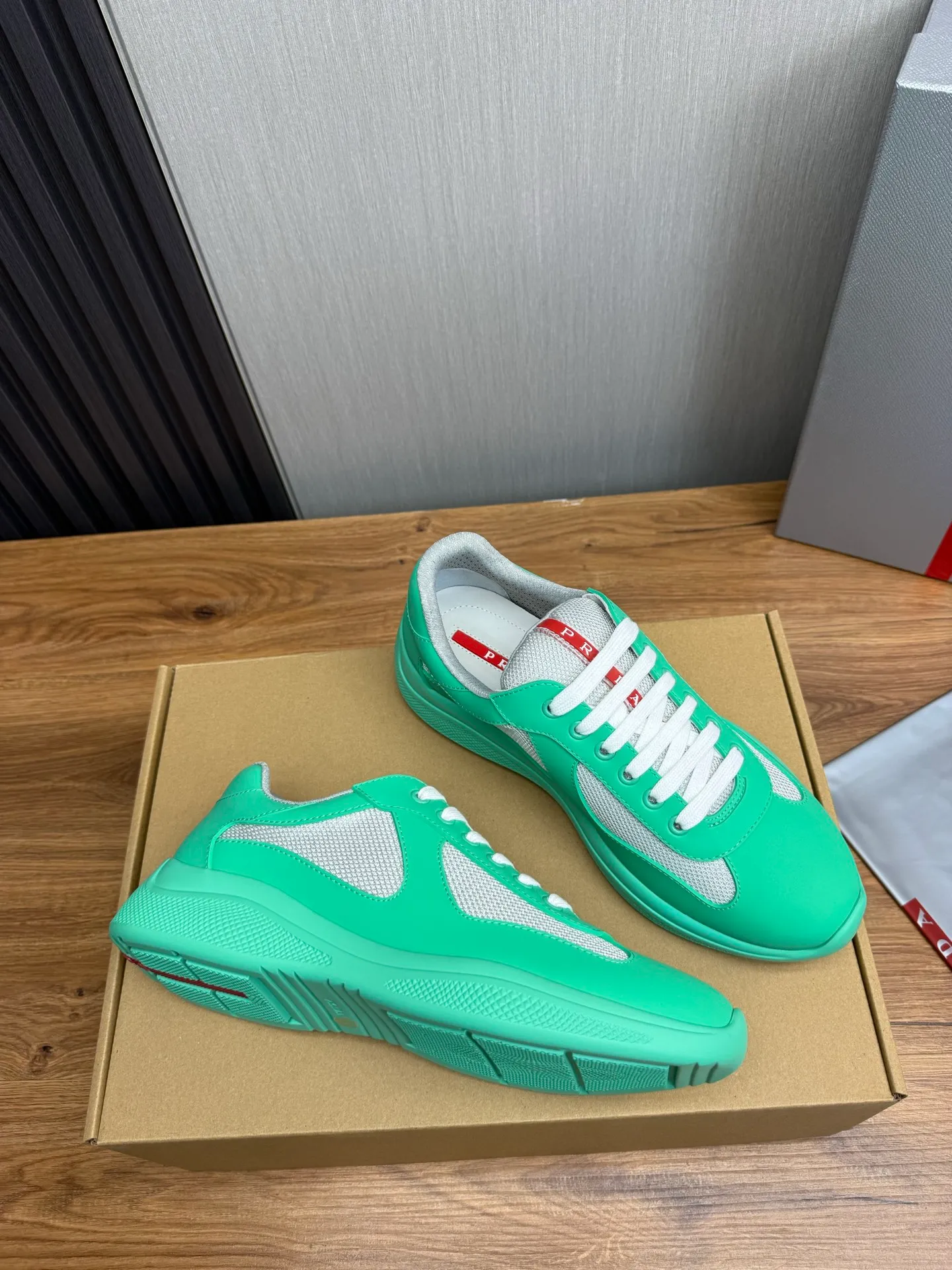 Men's shoes 640💰 [PRADA] Hot selling items🔥Must be recommended every day~~ Official website synchronized, 1:1 high quality shipments✔️ Imported cowhide fabric, rubber material + cowhide lining, original bottom, high-end airplane box packaging🎁 38-45 (38.45 custom-made, non-returnable)